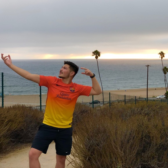 Meet your Posher, Evander - Picture 1 of 1